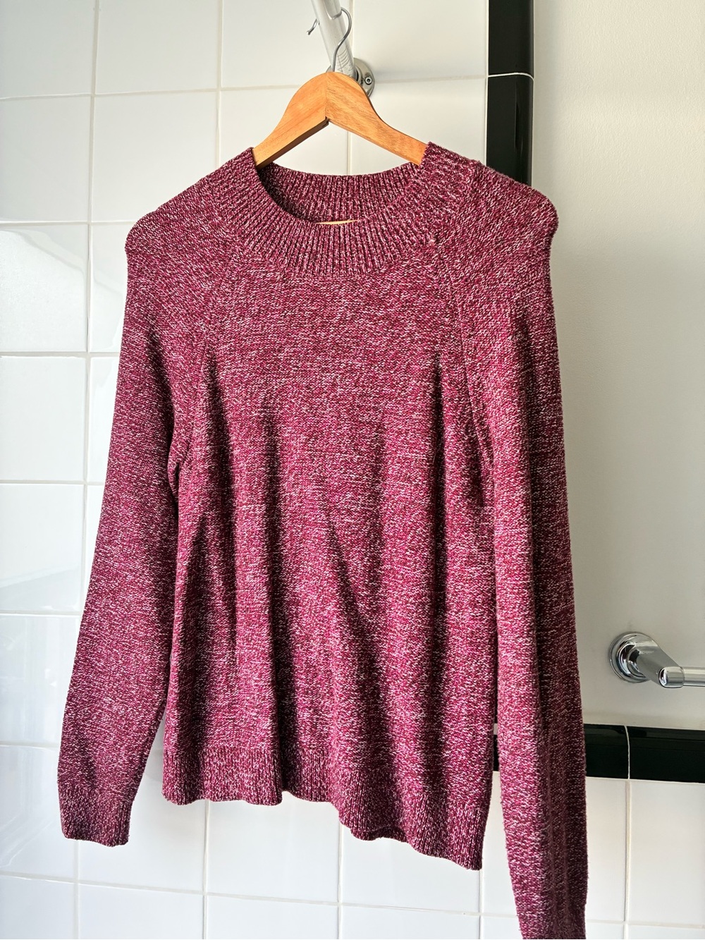 Denver Hayes Marled Burgundy Crewneck Sweater